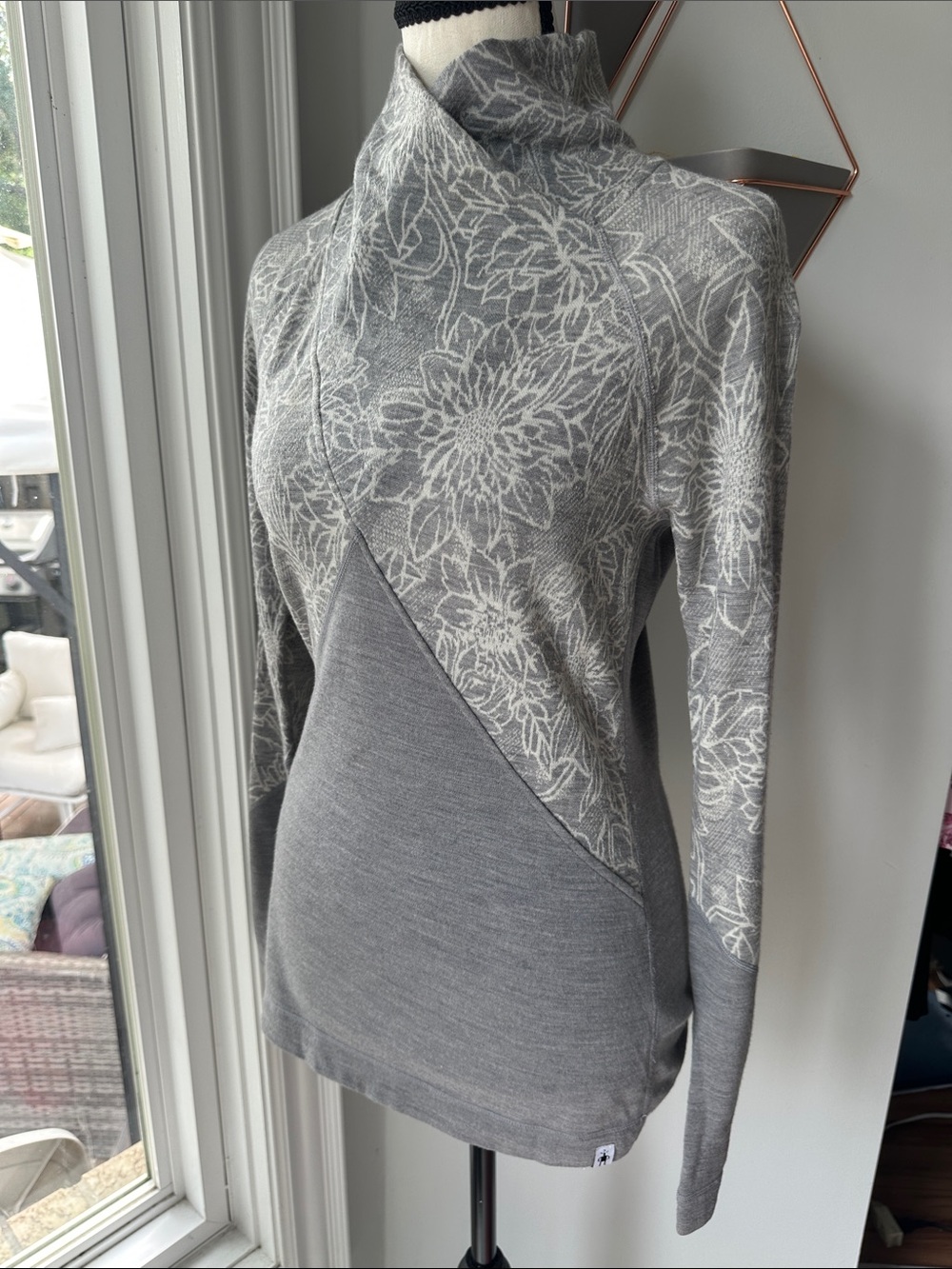 SMARTWOOL MERINO WOOL Gray Floral Sweater BaseLayer Turtleneck Funnel Neck Small